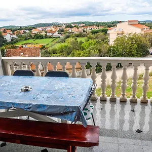 Veli Vrh Póla